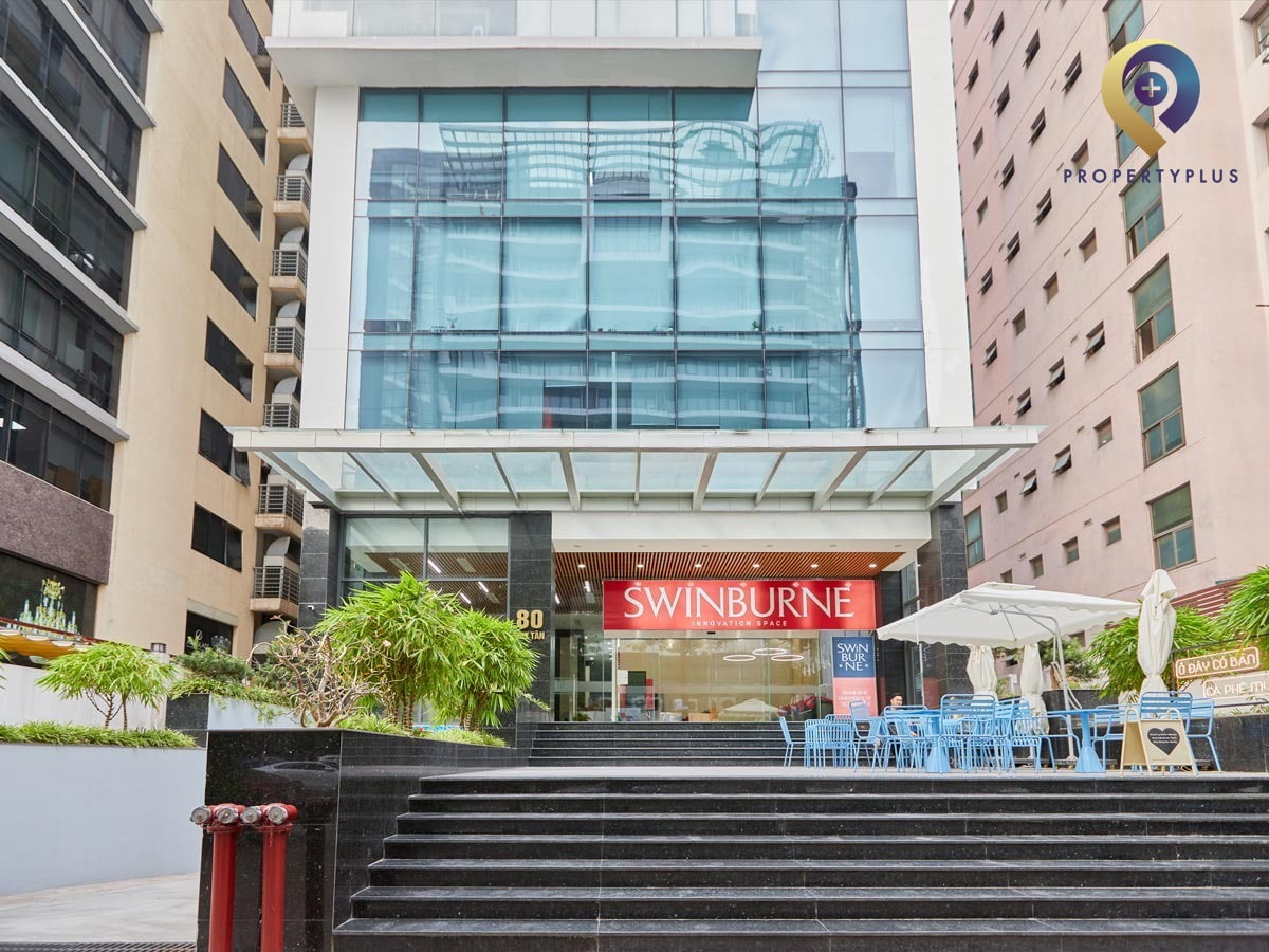 Main entrance lobby of HT-Building with modern design